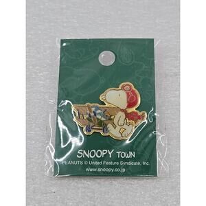Snoopy Town Peanuts Pin Badge United Feature Syndicate Snoopy Flying Ace Sealed